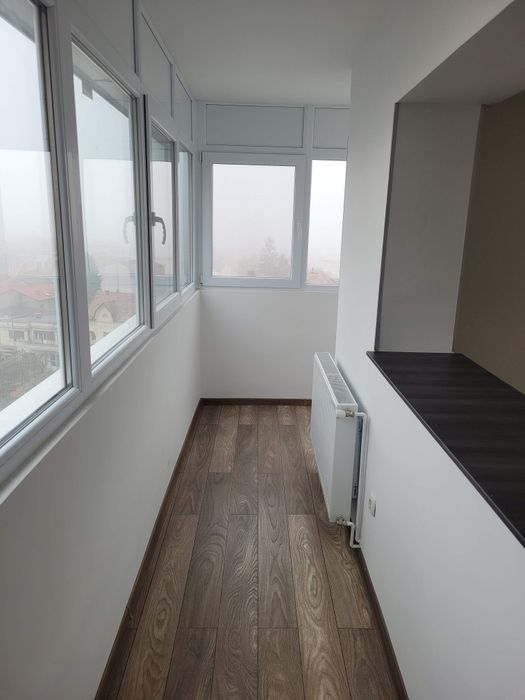 Dau în chirie apartament cu o camera în zona centrala