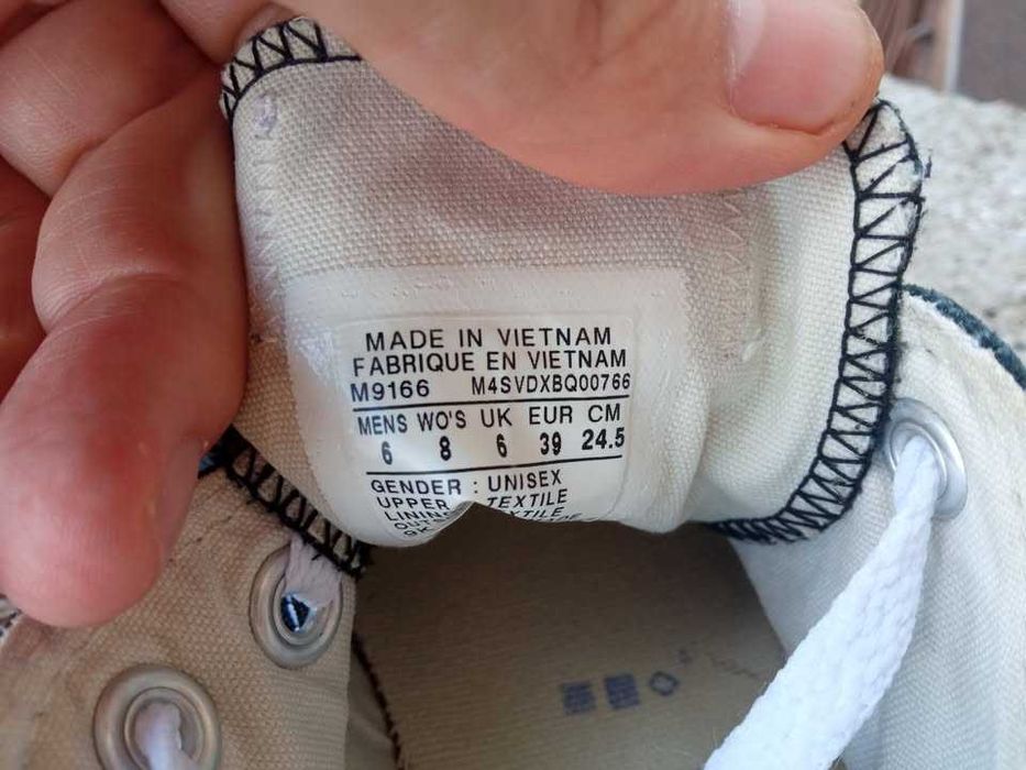 Converse All Star, mar. 39, UK 6 (24.5 cm) made in Vietnam.