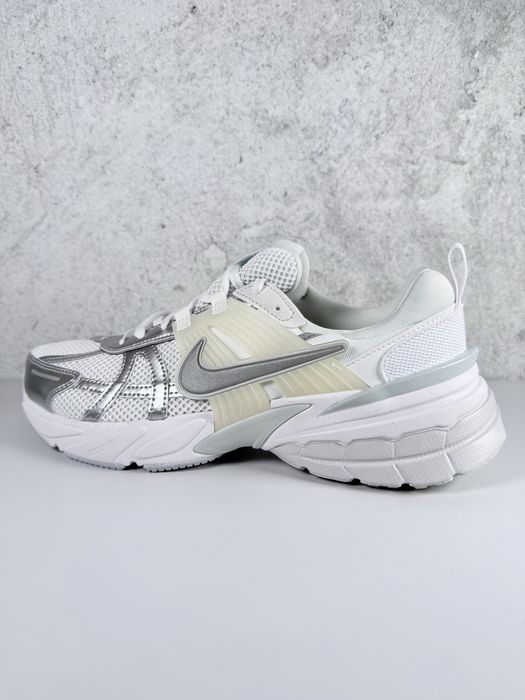 Nike V2K Run Metalic Silver White