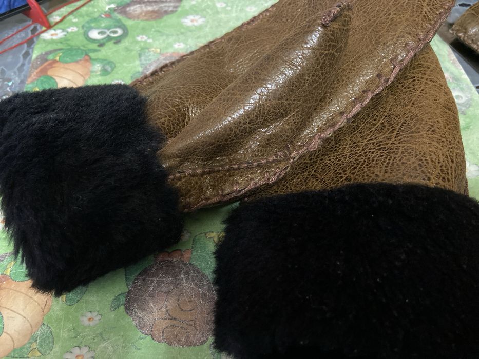 Продам варежки из дубленки.