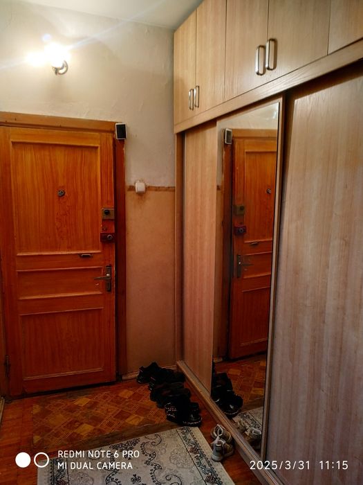 Сотилади Квартира 3 хонали 3 этаж Сергели 4 дом 32