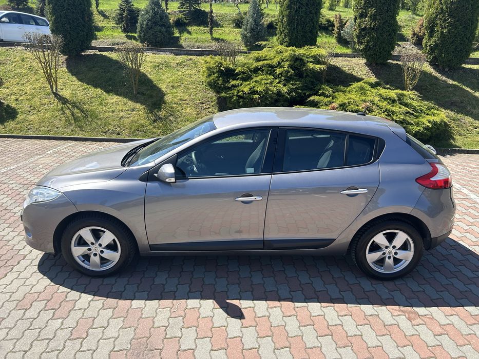 -Renault megane facelift-2011-luna12-1.9diesel-131cai-euro5-adusa din germania-inmatriculata ro-2026-luna aprilie-