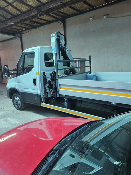 Iveco cu macara basculabil cat b