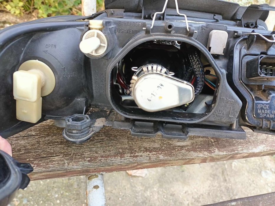 Faruri xenon Audi a4b4