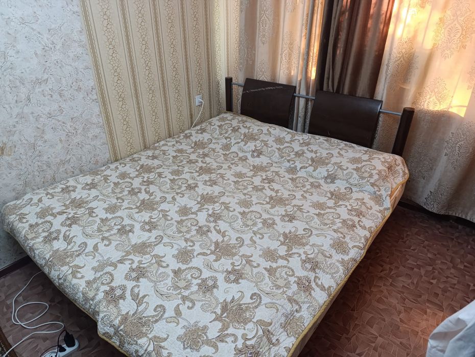Спальная кровать