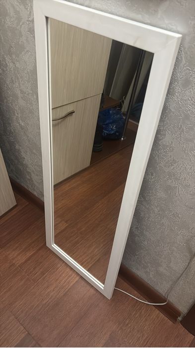 Продам небольшое зеркало