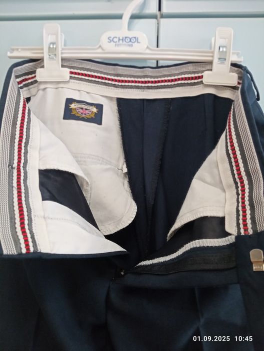 Школьные брюки б/у для мальчика 42/170