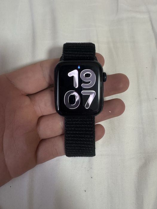 Apple watch SE 2 44mm GPS + Cellular в хорошем состоянии