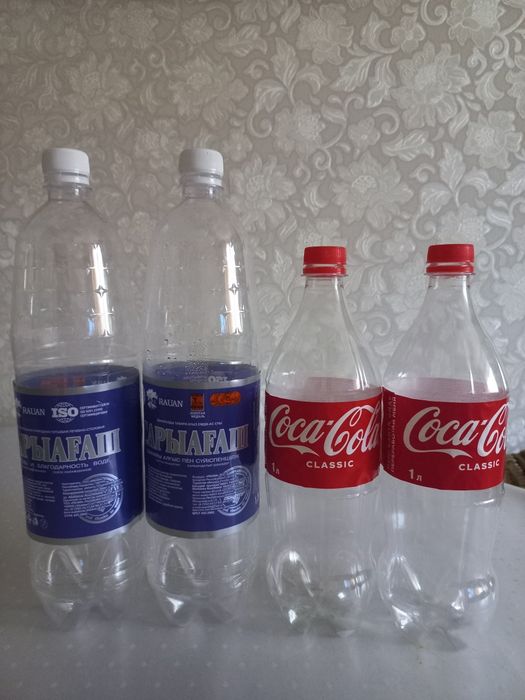 Продам баклажки 1л