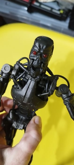 Продам робота пластик