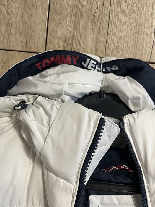 Дамско оригинално яке Tommy Hilfiger размер L