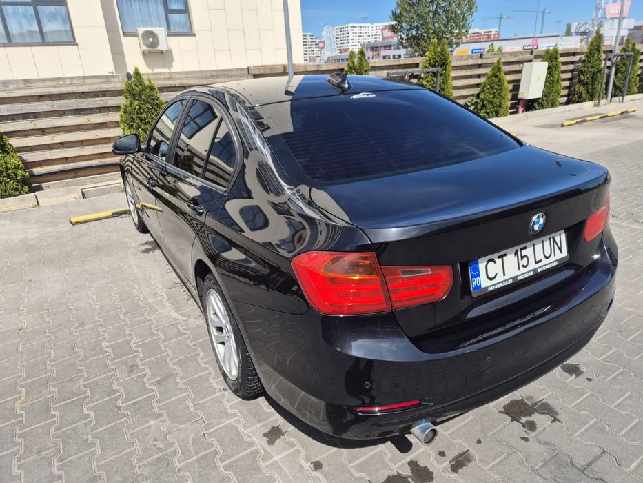 BMW Seria 3 - an 2013, 200000km