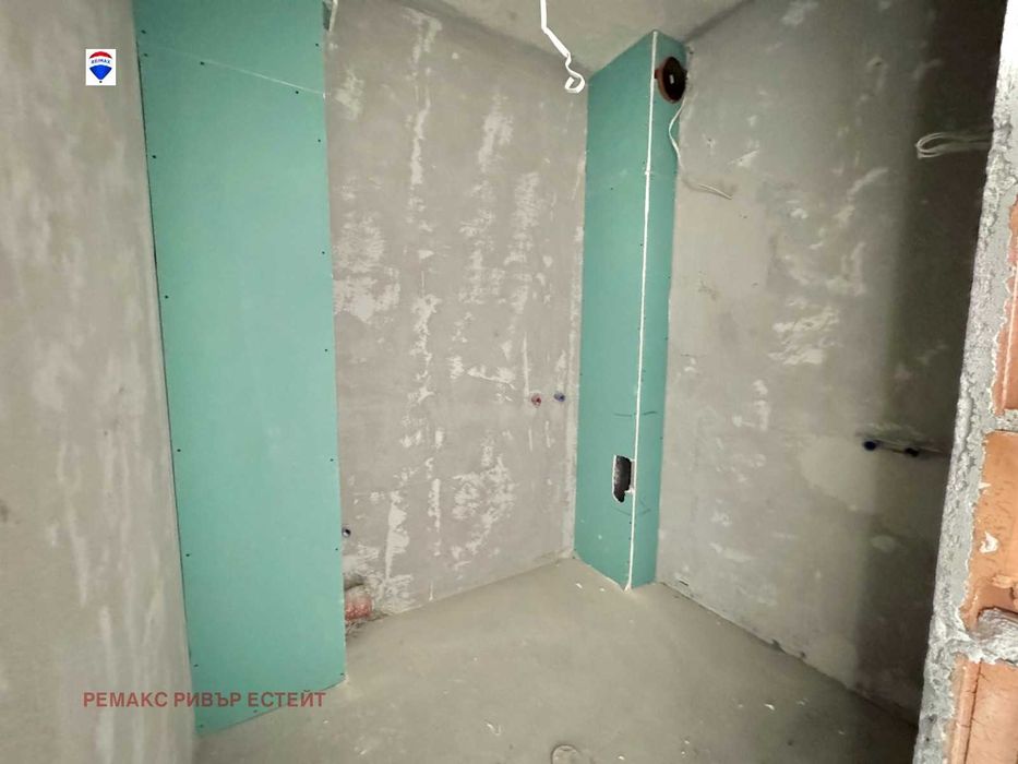 Просторно ателие за продажба кв. Широк център