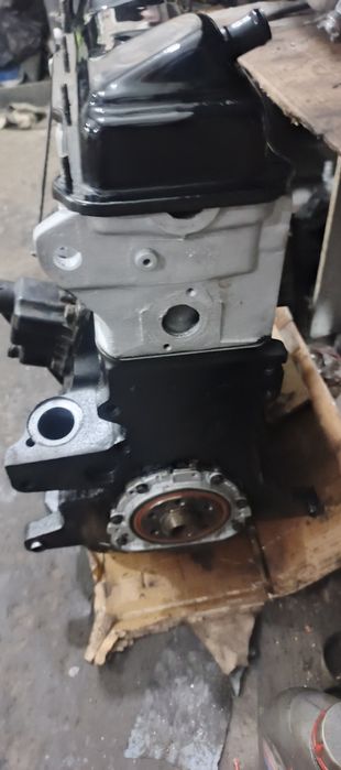 Продам двигатель 1.8 обем