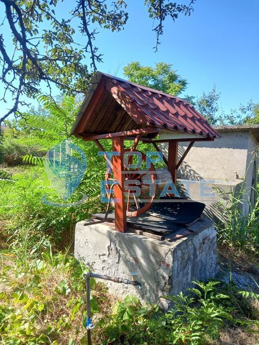 Къща с гараж и голям двор в село Овча могила, област Велико Търново