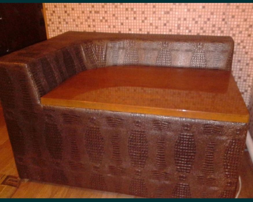 Угловой столик- тумба!