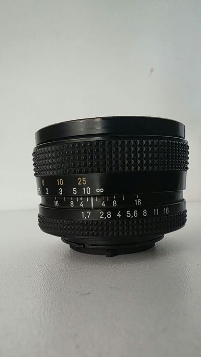 Obiectiv foto  Carl Zeiss Planar 1,7/50 functional, urme normale de folosinta