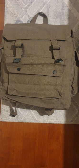 Vând rucsac material gros