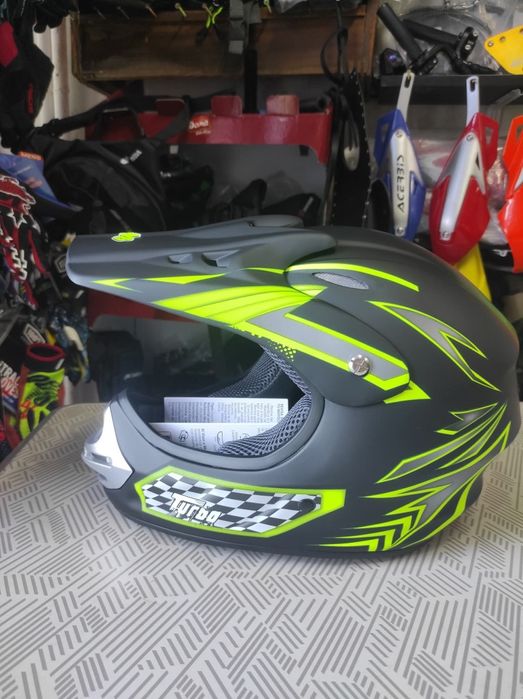 Мото детска каска размер:S,М,L (S49-50см. M51-52 L53-54см )