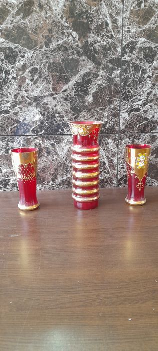 Стари Вази от цветно стъкло