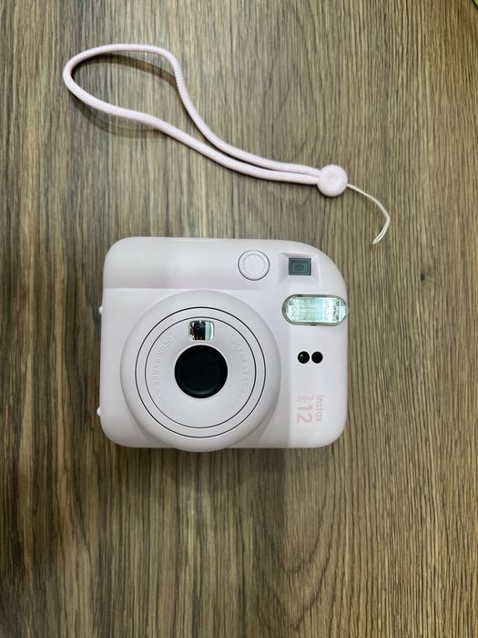 Fujifilm instax mini 12 camera