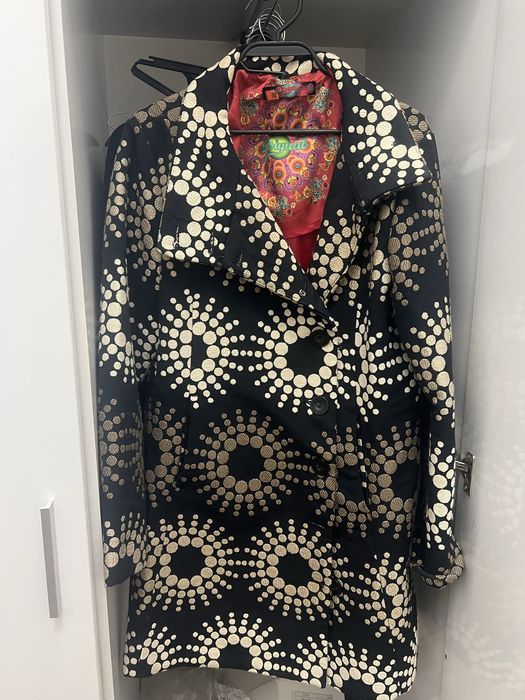 Оригинално палто Desigual №46 – дизайнерски модел, ефектен жакардов десен