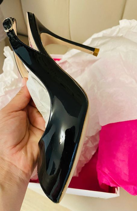 Pantofi decupați Anna Cori, piele lăcuită, purtați o singură dată, 37
