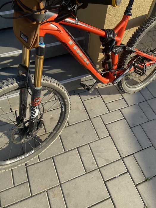 Bicicleta full suspension trek