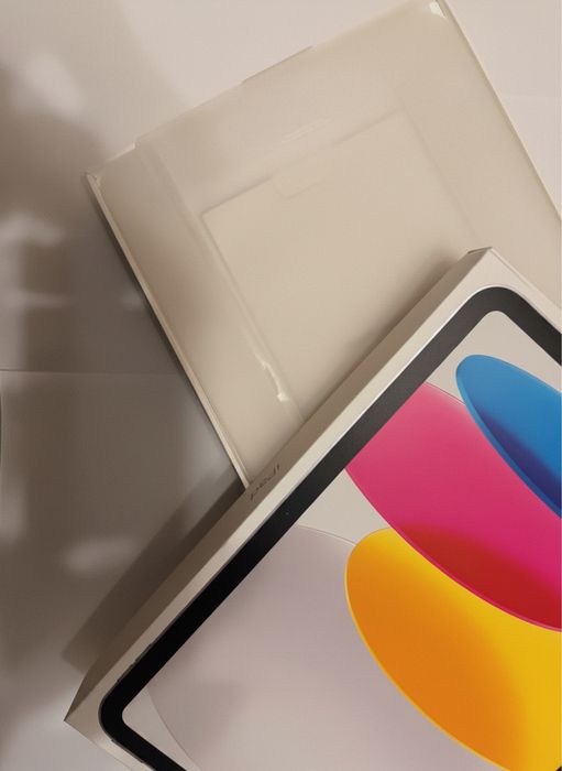 iPad A16 – Ca nou, baterie 100%, 74 cicluri, cutie originală