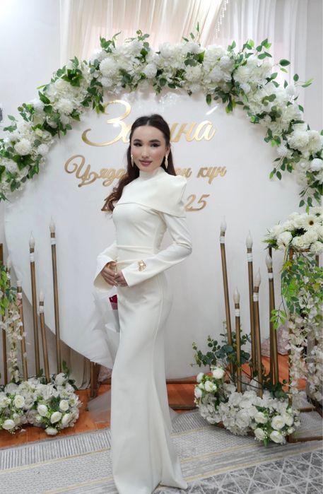 Платье новое на той,