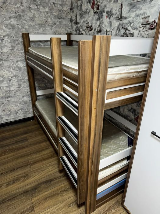 Двухъярусная кровать