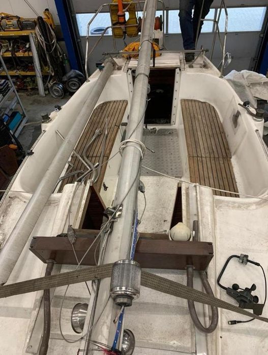 Платноходка с каюта  Яхта Flying Tramp с извънбордови мотор Yamaha