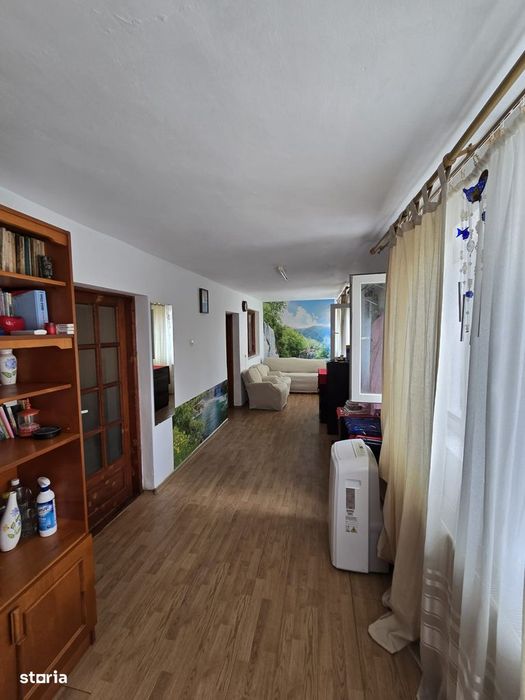 De vanzare casa cu suprafata construita 92mp si curte de 584mp