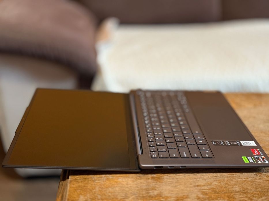 Компактен Лаптоп - Lenovo Yoga Pro 7 с nvidia 3050 - гаранционен