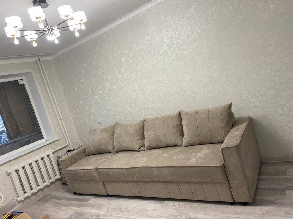 Продам люстру  , практичский новая