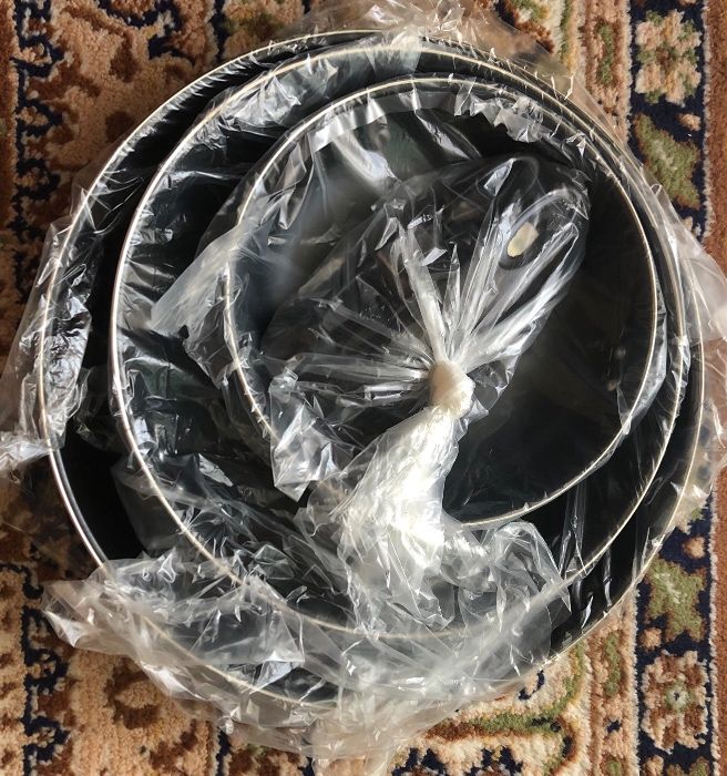 Продавам чисто нов комплект от 3 тигана (неразопакован)