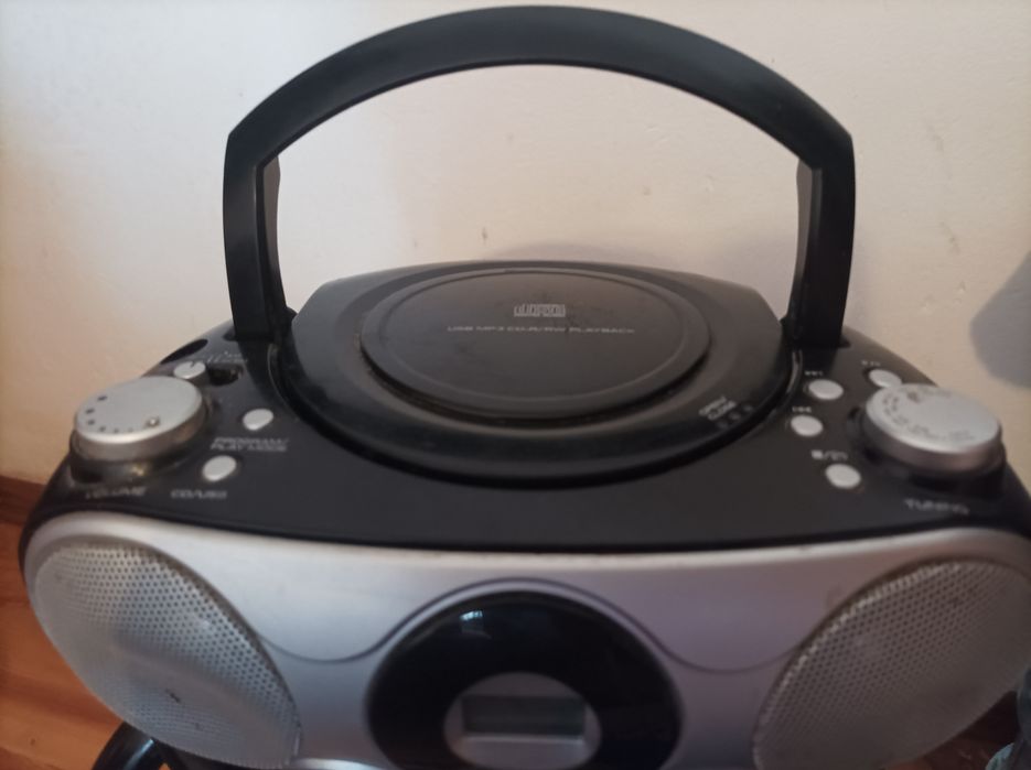 Vând radio casetofoane