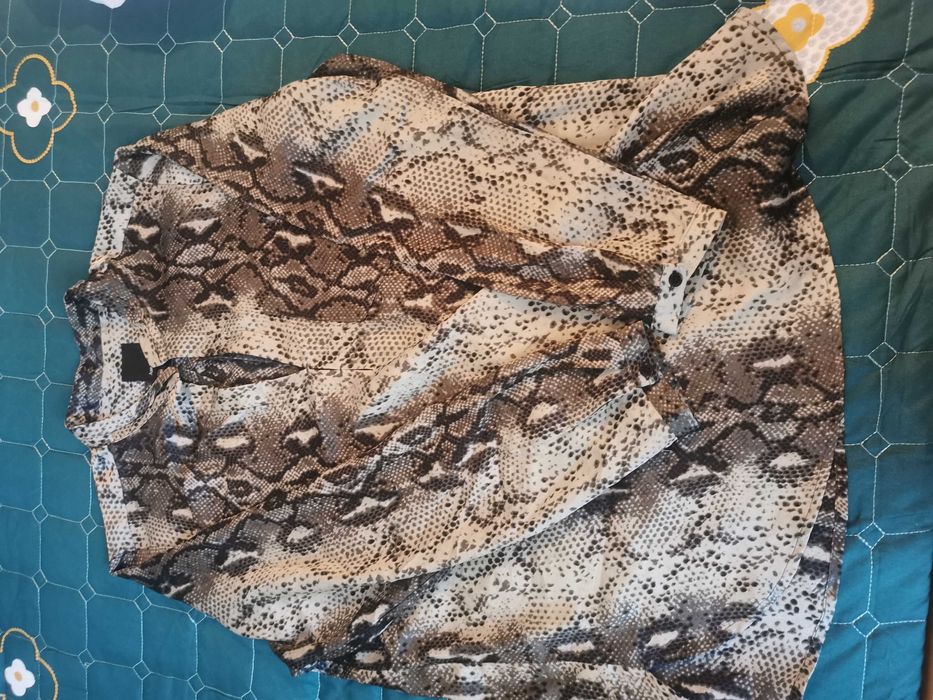 Красиви блузи в различни десени.