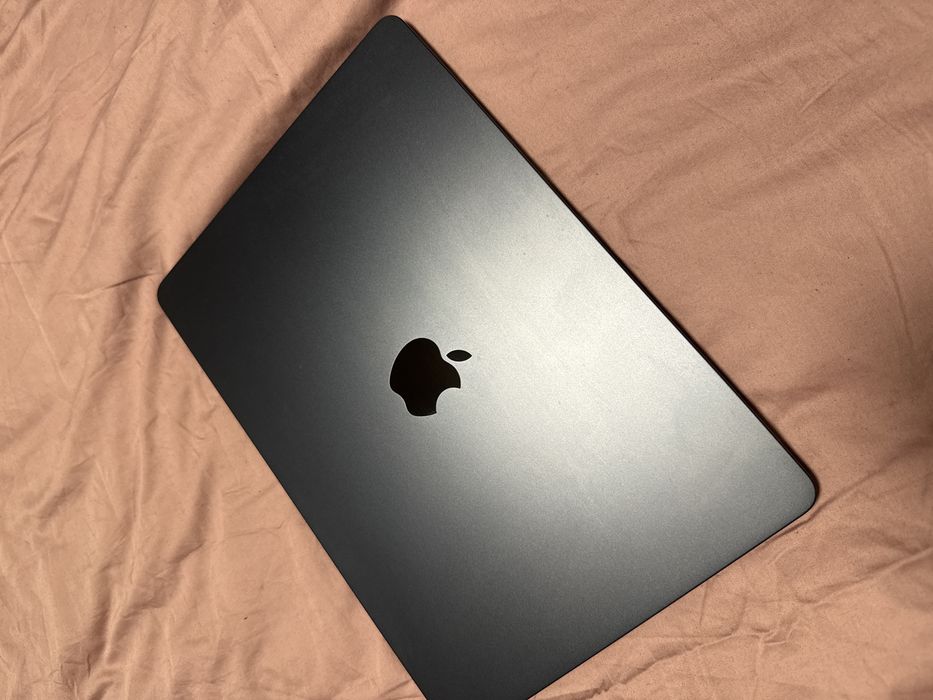 MacBook Air M2 13.6” | 16GB RAM