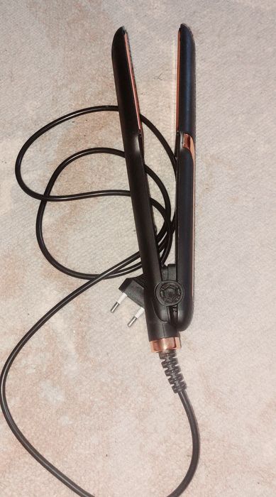 Продам утюжок 3000тг