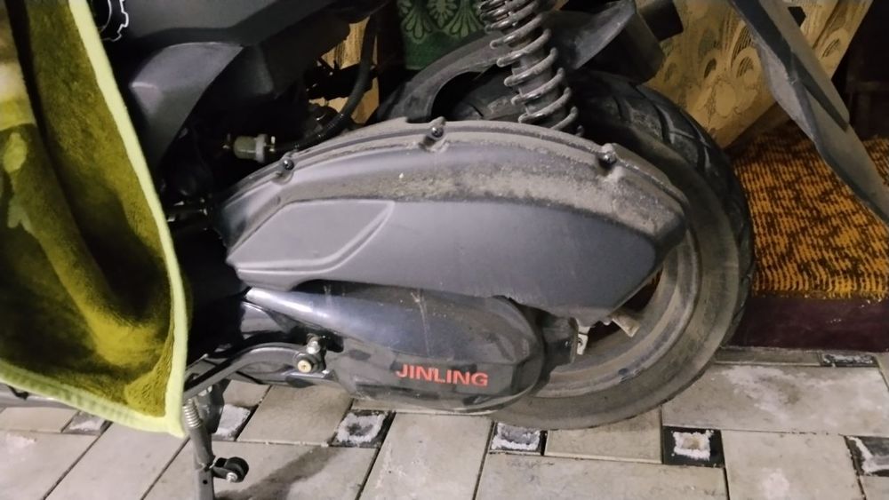 Срочно продам скутер танк