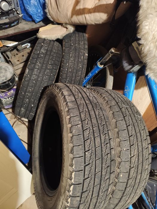 Шины  всесезонка 205/70/R15