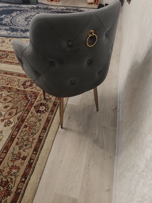 Продам стулья 8шт