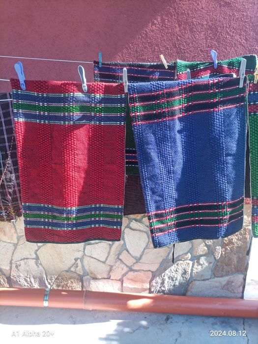 Продавам тъкани възглавници