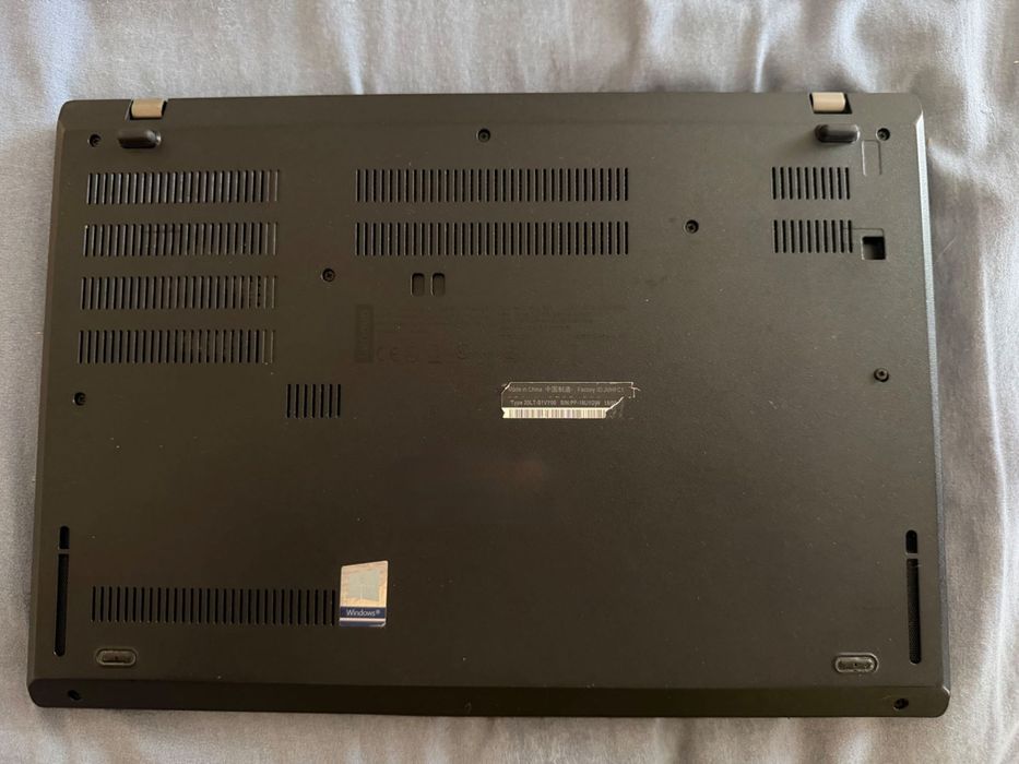 Laptop Dell Latitude 3490 si Lenovo l480
