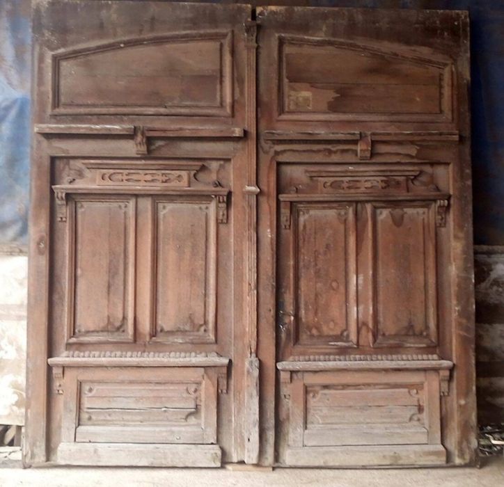 Poarta lemn antic.Usa de intrare veche,geamuri