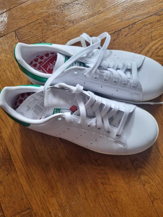 Adidasi piele naturala , albi cu verde.