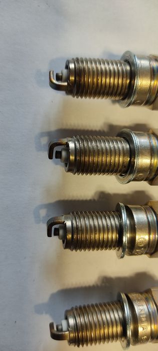 Запалителни свещи Денсо и Бош , Denso iridium power IXU27 , bosch YR6D