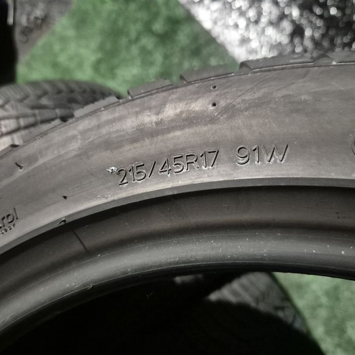 215 45 17 Hankook m+s