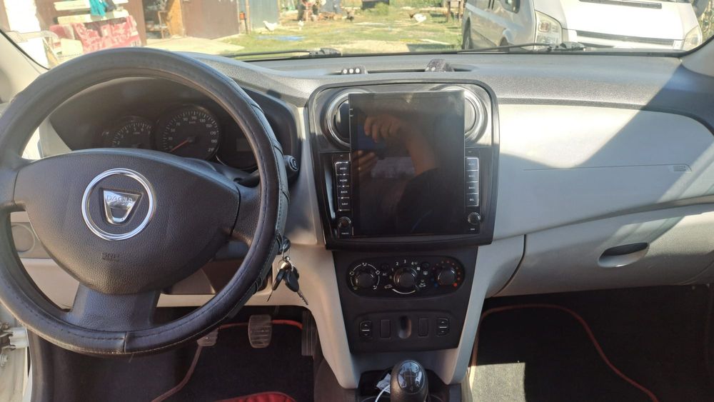 Se vinde masină An 2013  Mai  multe detalii la telefon